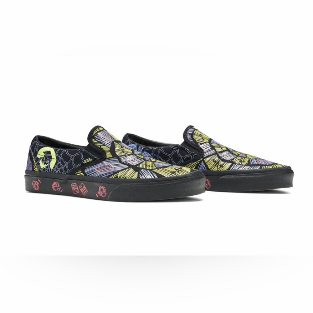 Vans nightmare before Christmas Tim Burton’s classic slip on.